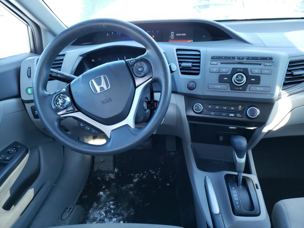 Photo 9 from auction – 2012 HONDA CIVIC LX with VIN 2HGFB2F48CH114436