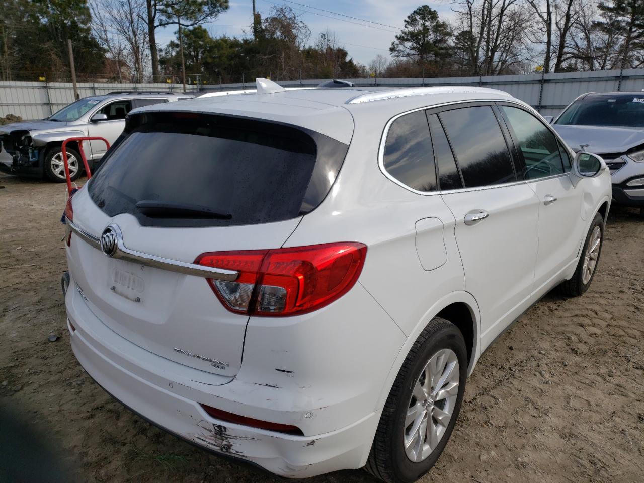Photo 4 from auction – 2017 BUICK ENVISION E with VIN LRBFXDSA3HD042314