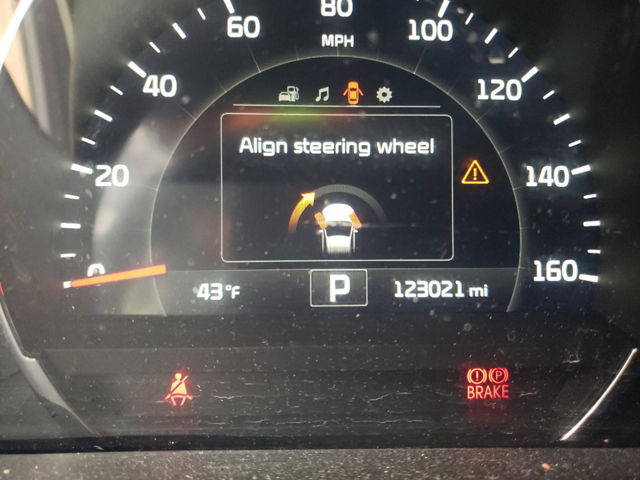 Photo 8 from auction – 2016 KIA SORENTO EX with VIN 5XYPH4A16GG023034