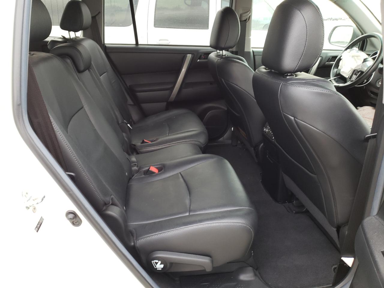 Photo 6 from auction – 2013 TOYOTA HIGHLANDER with VIN 5TDBK3EH2DS201209