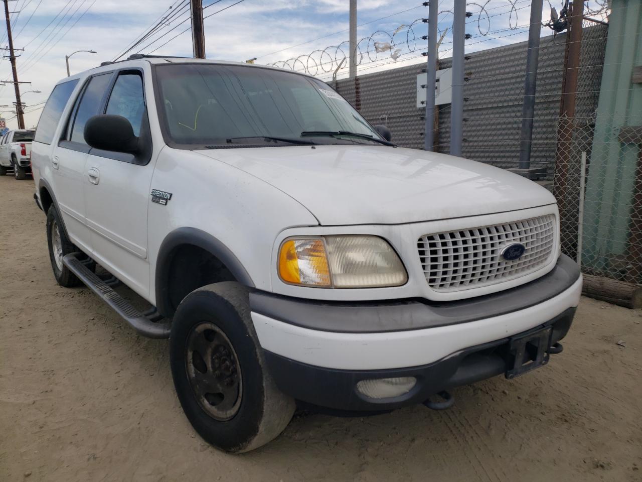 FORD EXPEDITION 2000 with VIN 1FMPU16L1YLC48080 - Photo from auction