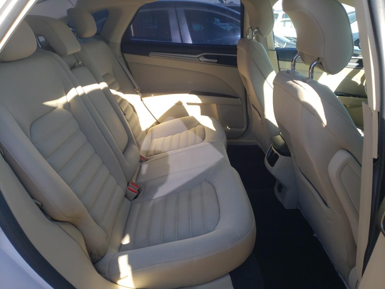 Photo 6 from auction – 2013 FORD FUSION SE with VIN 3FA6P0HR5DR350938