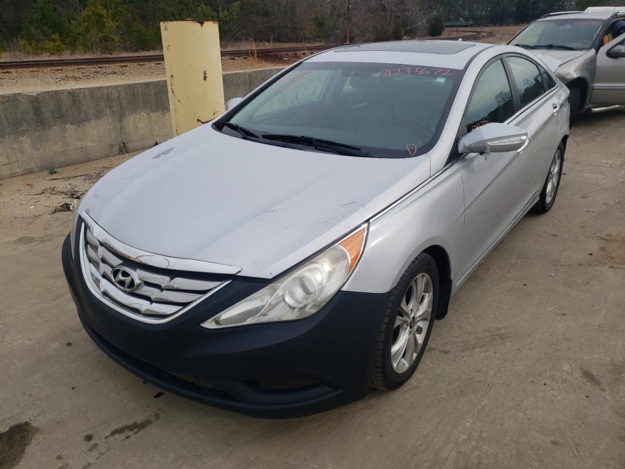 Photo 2 from auction – 2011 HYUNDAI SONATA SE with VIN 5NPEC4AC0BH122571