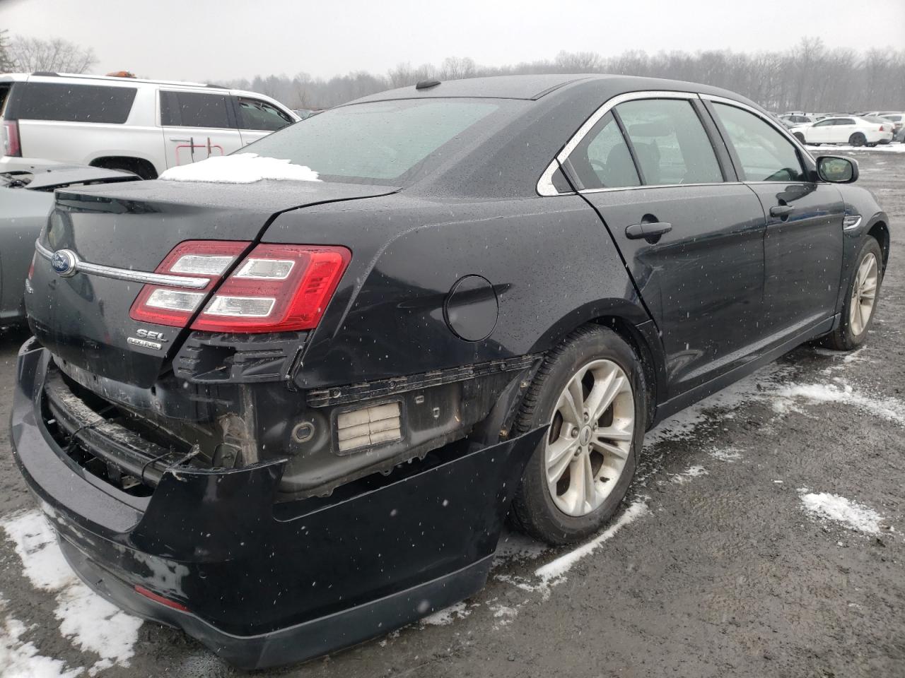 Photo 4 from auction – 2013 FORD TAURUS SEL with VIN 1FAHP2E8XDG220242