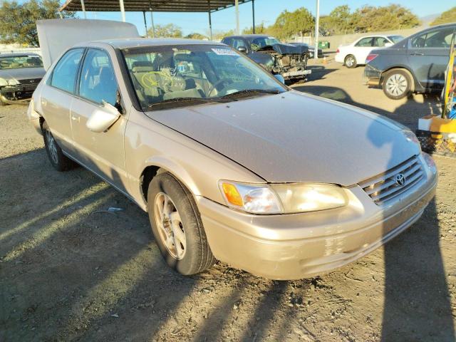 TOYOTA CAMRY LE 1998 with VIN JT2BF28K5W0112996 - Photo from auction