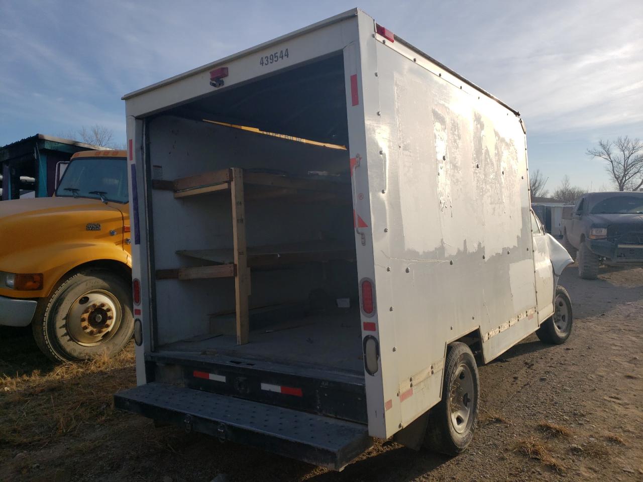 Photo 4 from auction – 2010 GMC SAVANA CUT with VIN 1GD1G2AA8A1901790