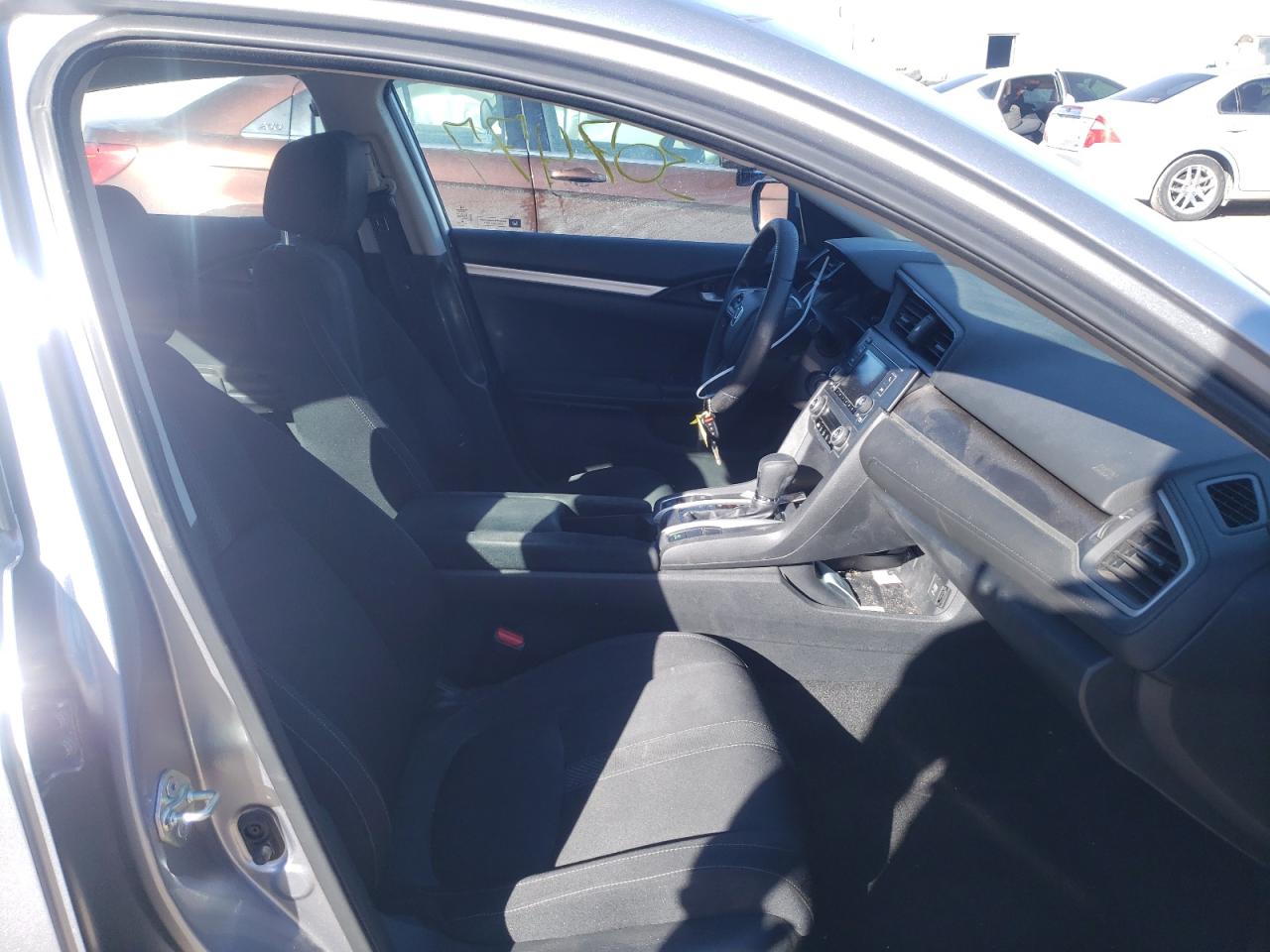 Photo 5 from auction – 2017 HONDA CIVIC LX with VIN 19XFC2F5XHE042520