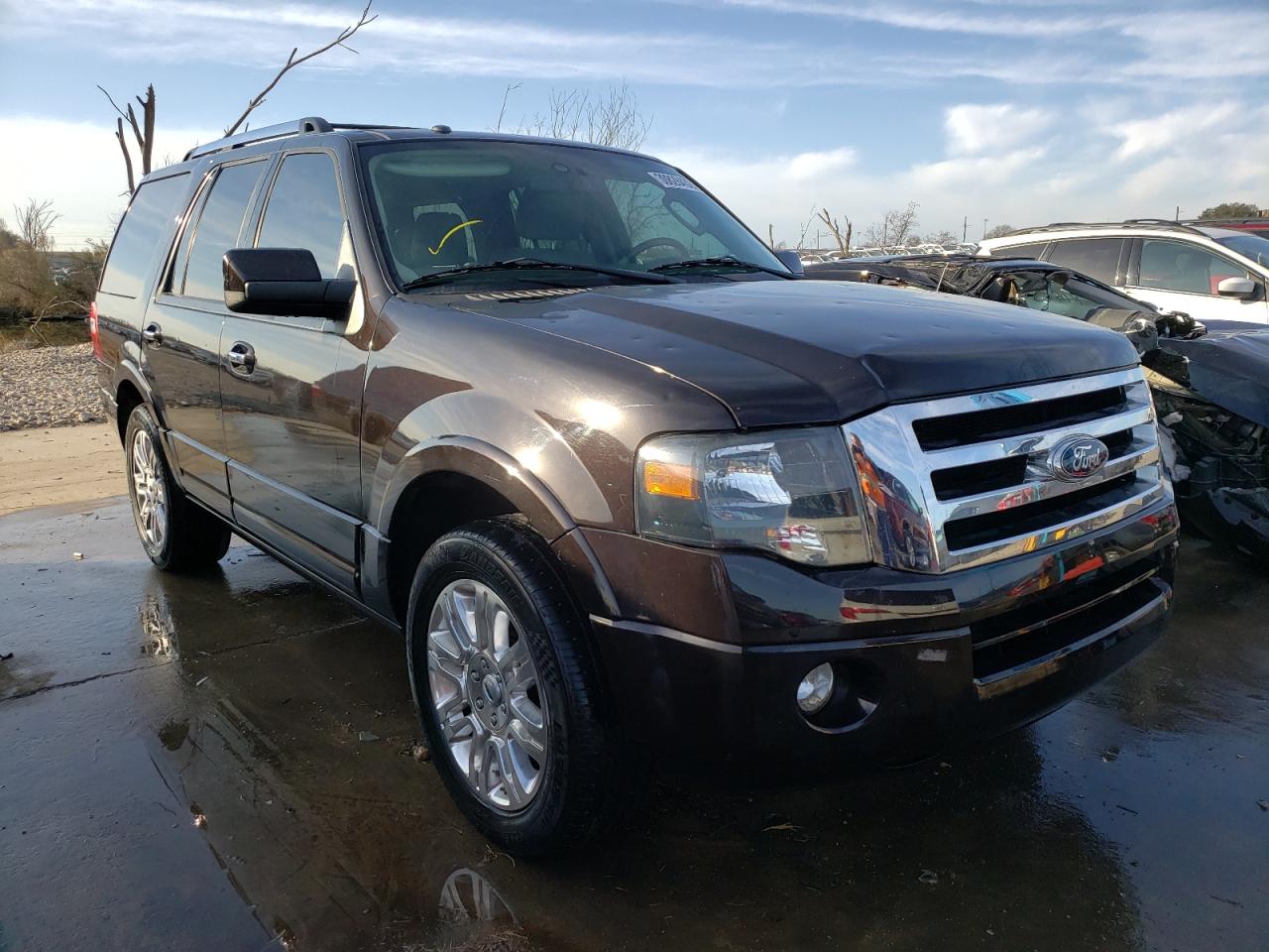 FORD EXPEDITION 2013 with VIN 1FMJU1K56DEF11871 - Photo from auction
