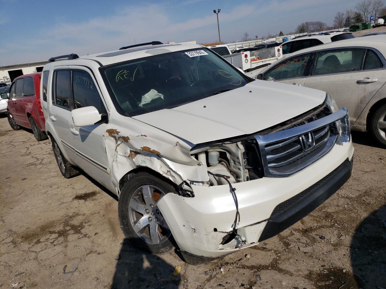 HONDA PILOT TOUR 2014 with VIN 5FNYF4H94EB007019 - Photo from auction