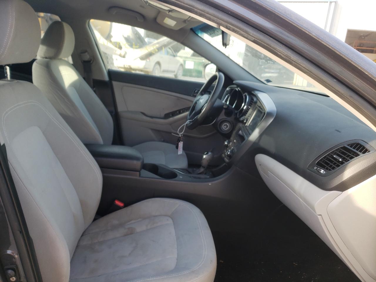 Photo 5 from auction – 2011 KIA OPTIMA LX with VIN KNAGM4A73B5144201