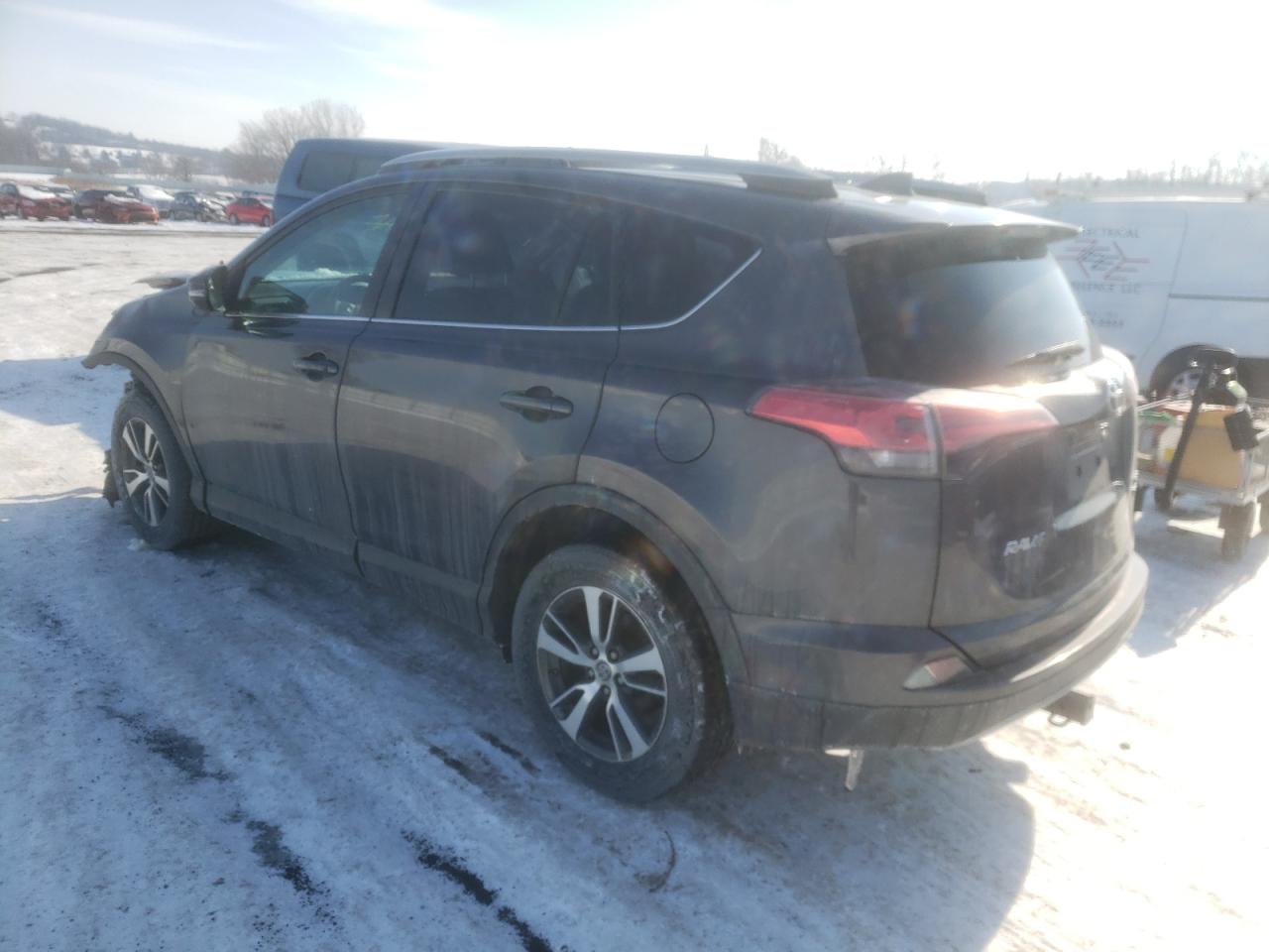 Photo 3 from auction – 2017 TOYOTA RAV4 XLE with VIN 2T3RFREV2HW628468