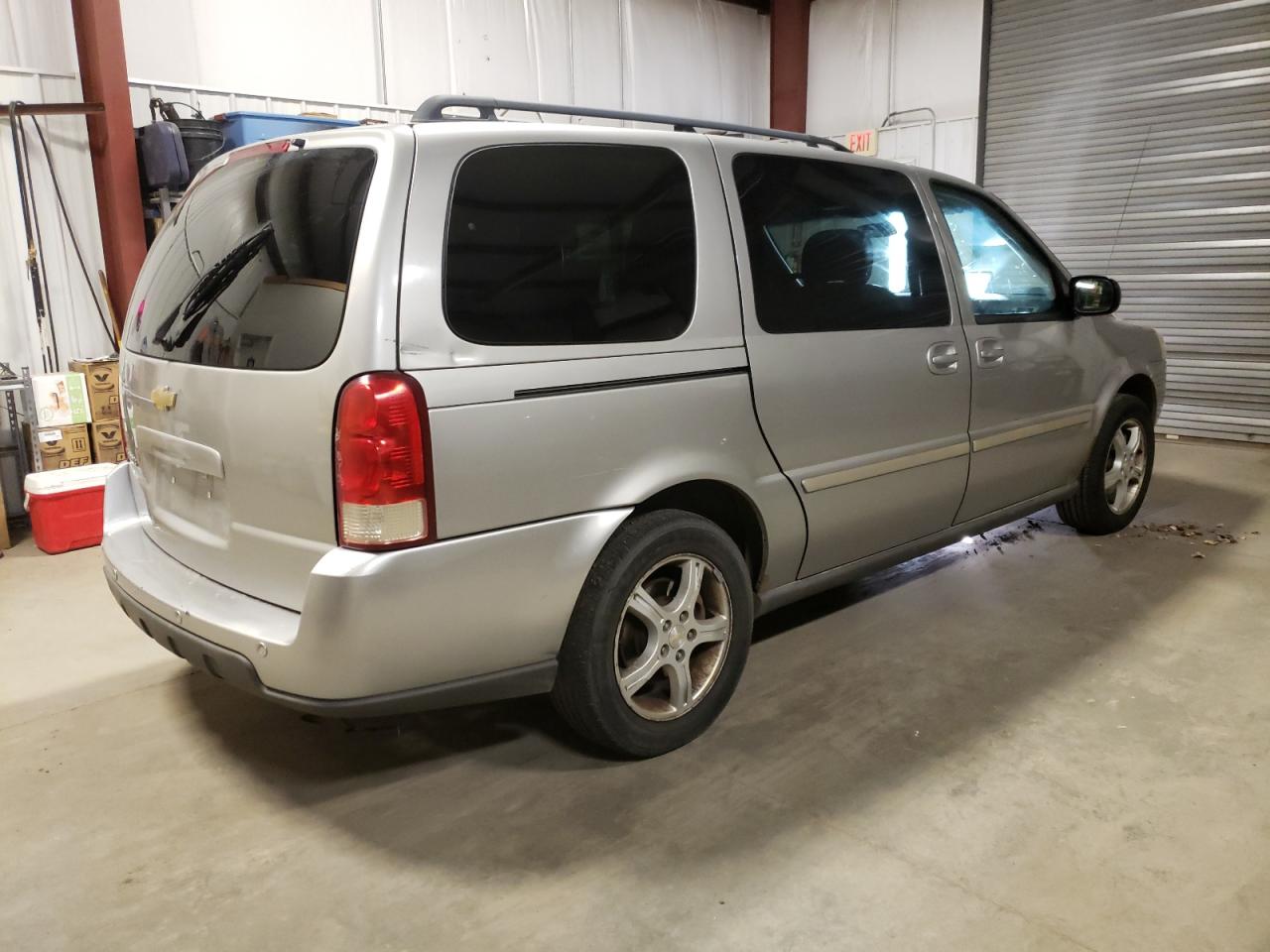 Photo 4 from auction – 2005 CHEVROLET UPLANDER L with VIN 1GNDV23L35D212712