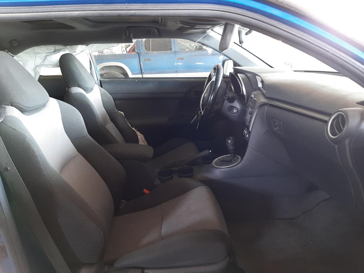 Photo 5 from auction – 2014 TOYOTA SCION TC with VIN JTKJF5C79E3072922