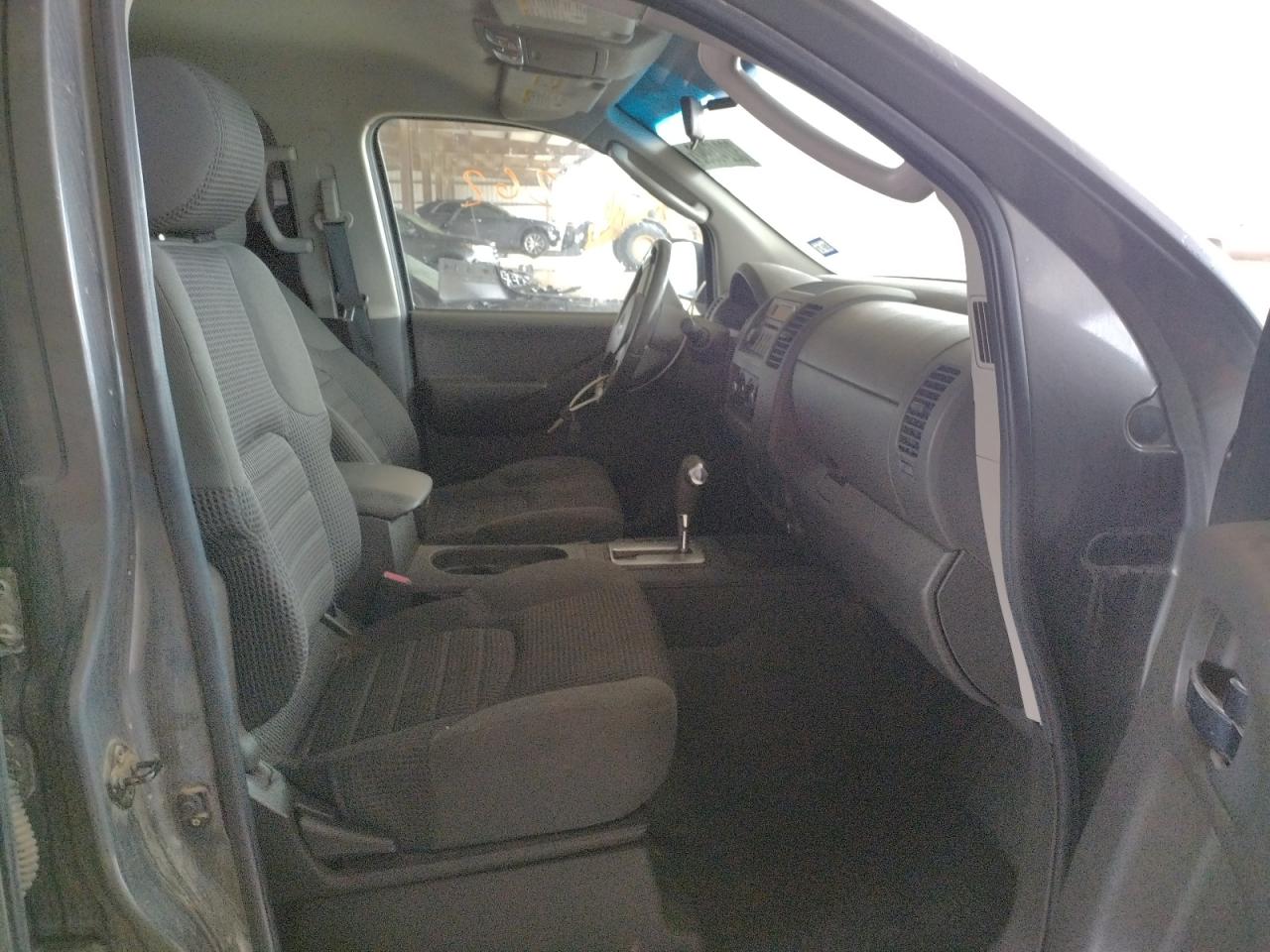 Photo 5 from auction – 2005 NISSAN FRONTIER C with VIN 1N6AD07W65C429231