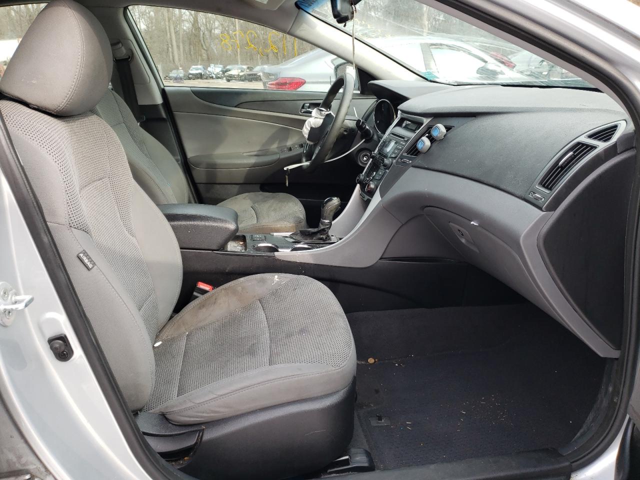 Photo 5 from auction – 2013 HYUNDAI SONATA GLS with VIN 5NPEB4AC2DH688348
