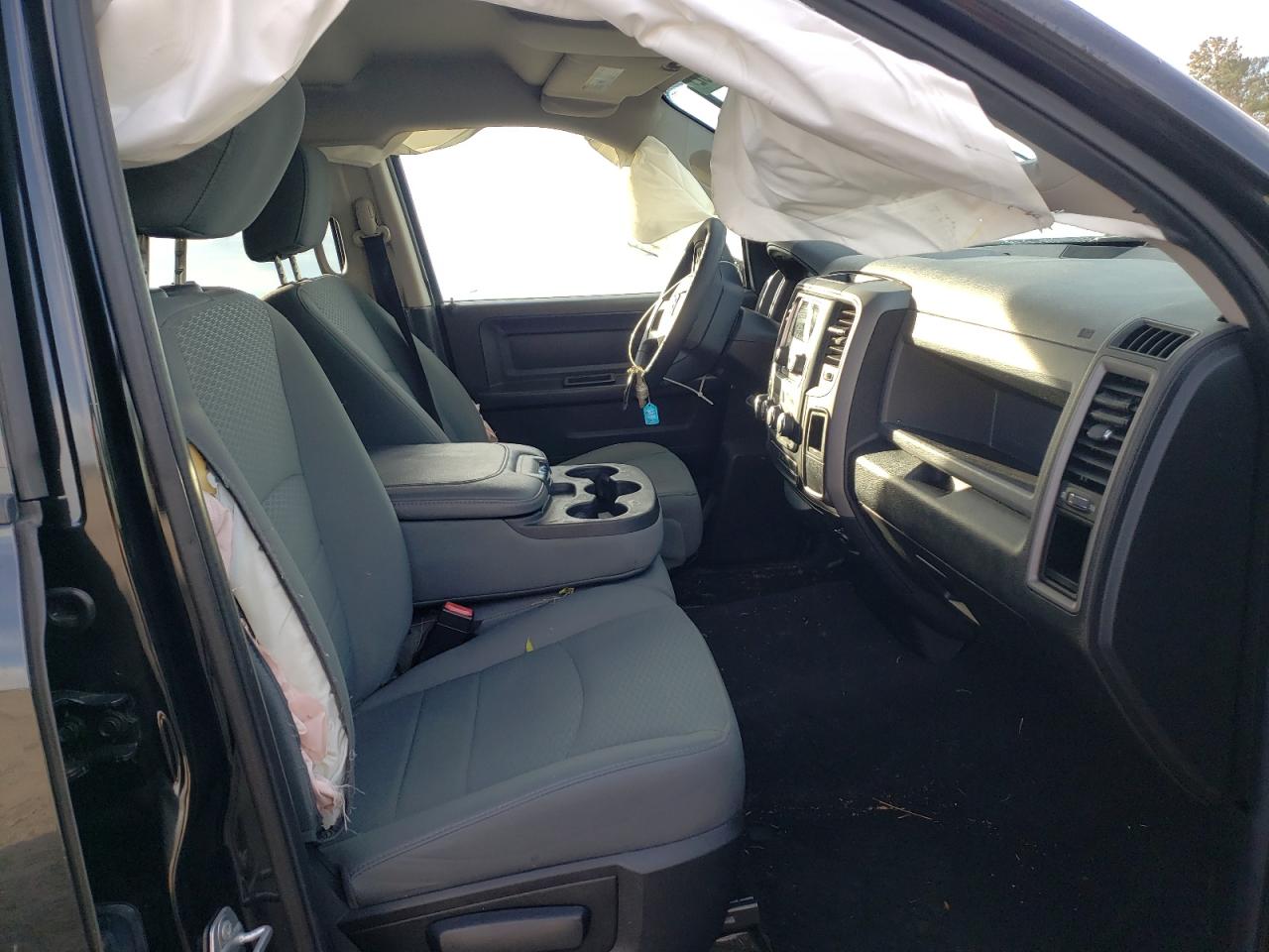 Photo 5 from auction – 2016 RAM 1500 ST with VIN 1C6RR7FT2GS311507