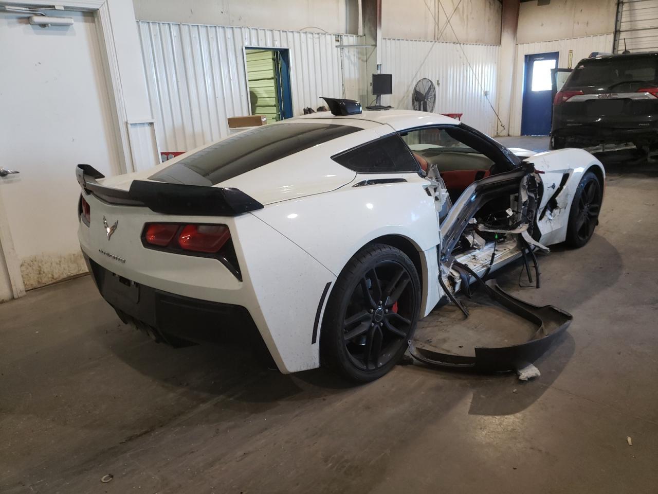 Photo 4 from auction – 2015 CHEVROLET CORVETTE S with VIN 1G1YM2D71F5101904