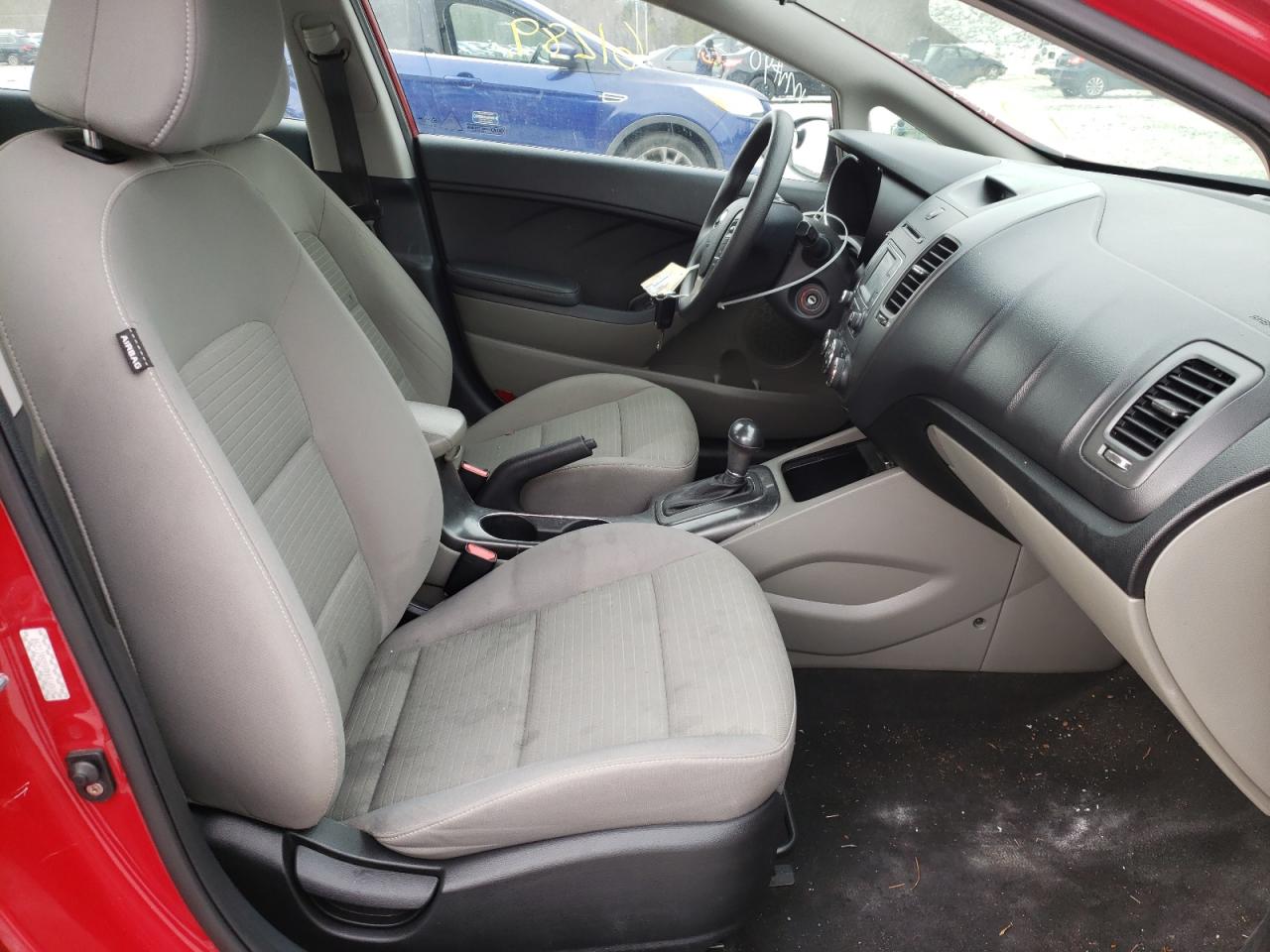 Photo 5 from auction – 2016 KIA FORTE LX with VIN KNAFX4A65G5611250