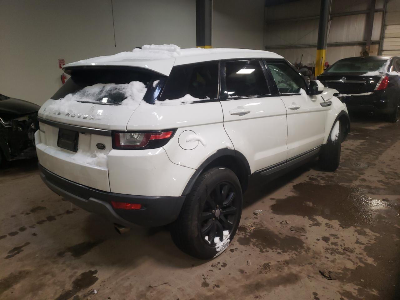 Photo 4 from auction – 2016 LAND ROVER RANGE ROVE with VIN SALVP2BG0GH097678