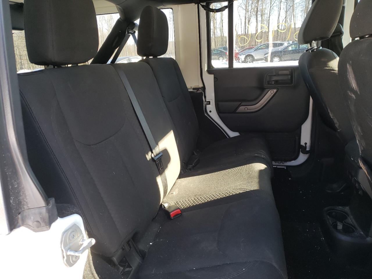 Photo 6 from auction – 2016 JEEP WRANGLER U with VIN 1C4BJWDG4GL144921