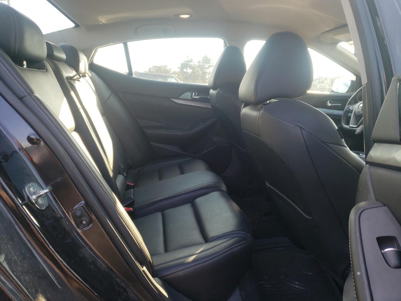 Photo 6 from auction – 2017 NISSAN MAXIMA 3.5 with VIN 1N4AA6AP8HC419245
