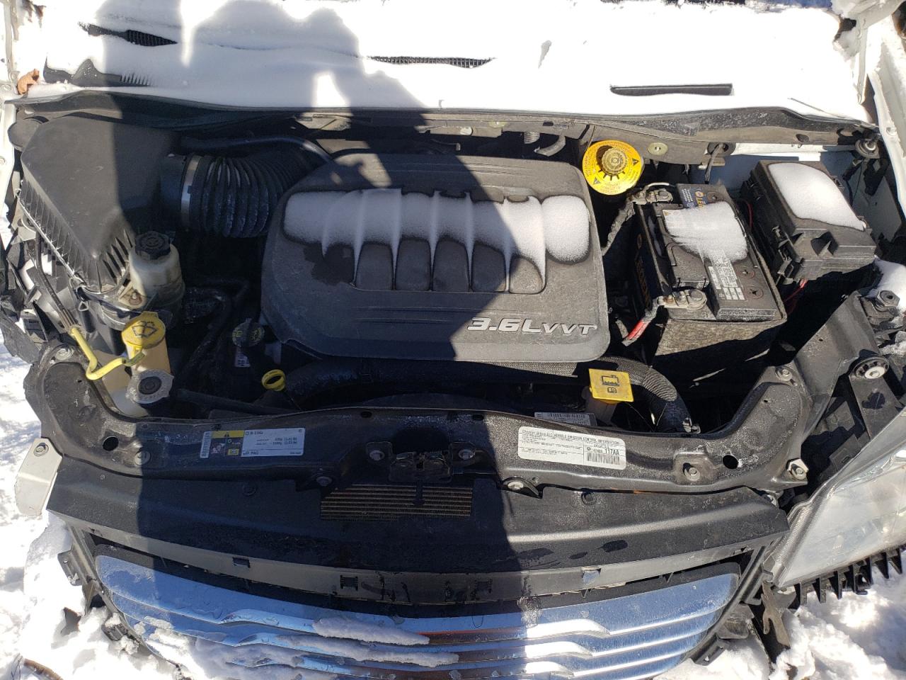Photo 7 from auction – 2015 CHRYSLER TOWN & COU with VIN 2C4RC1CG5FR563203