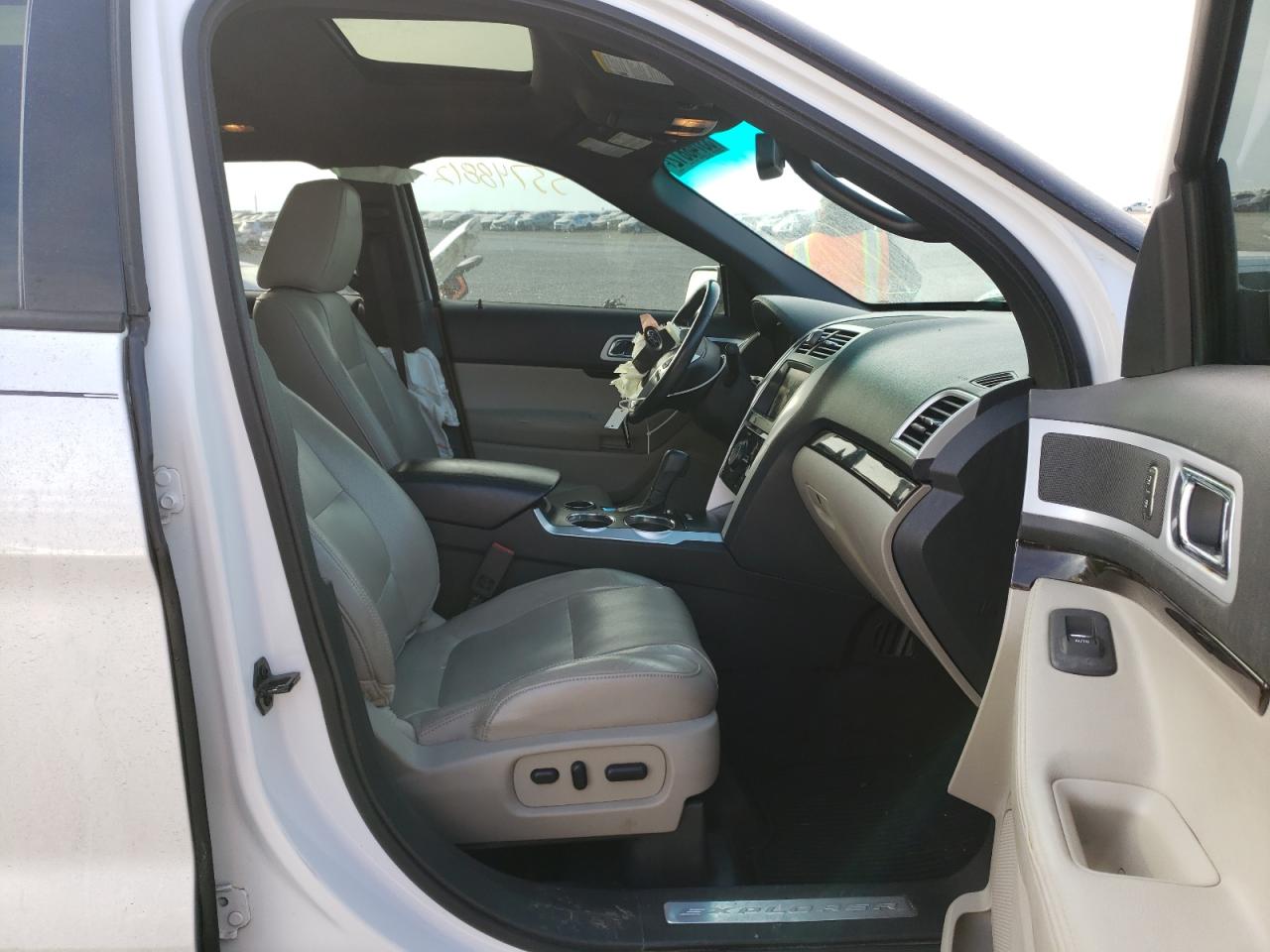 Photo 5 from auction – 2013 FORD EXPLORER L with VIN 1FM5K7F91DGA17297