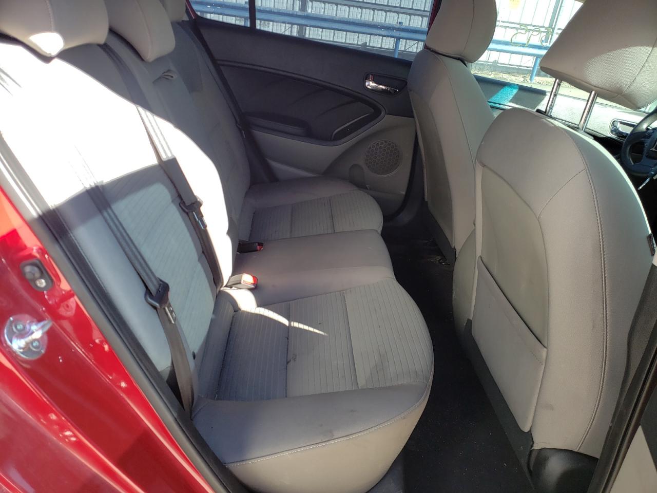 Photo 6 from auction – 2016 KIA FORTE LX with VIN KNAFX4A61G5482729