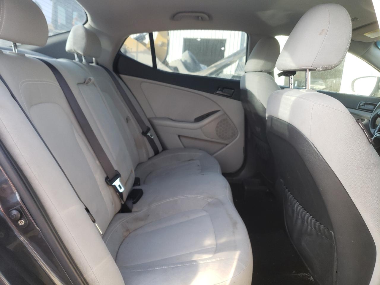 Photo 6 from auction – 2011 KIA OPTIMA LX with VIN KNAGM4A73B5144201