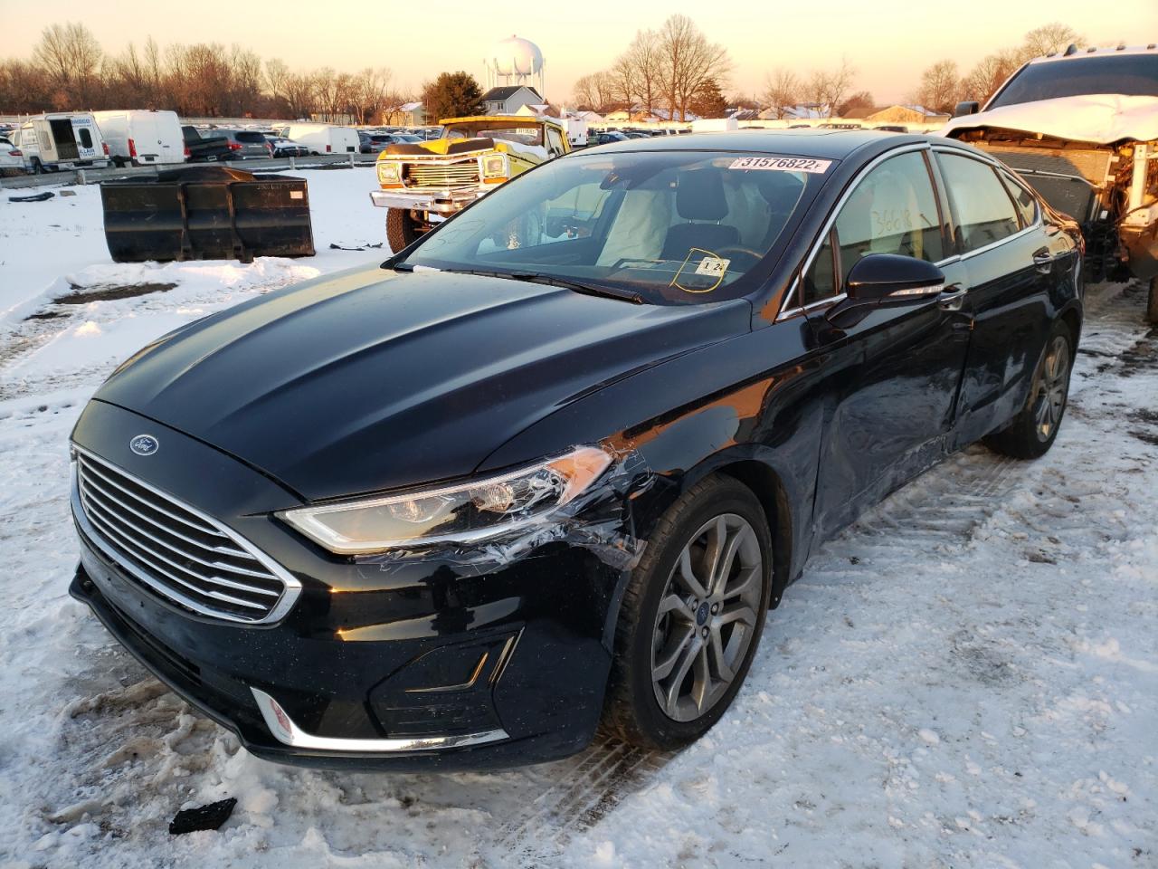 Photo 2 from auction – 2019 FORD FUSION SEL with VIN 3FA6P0CD1KR145268