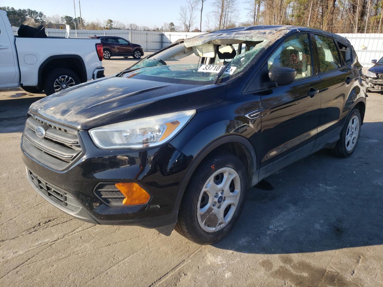 Photo 2 from auction – 2017 FORD ESCAPE with VIN 1FMCU0F71HUC42740