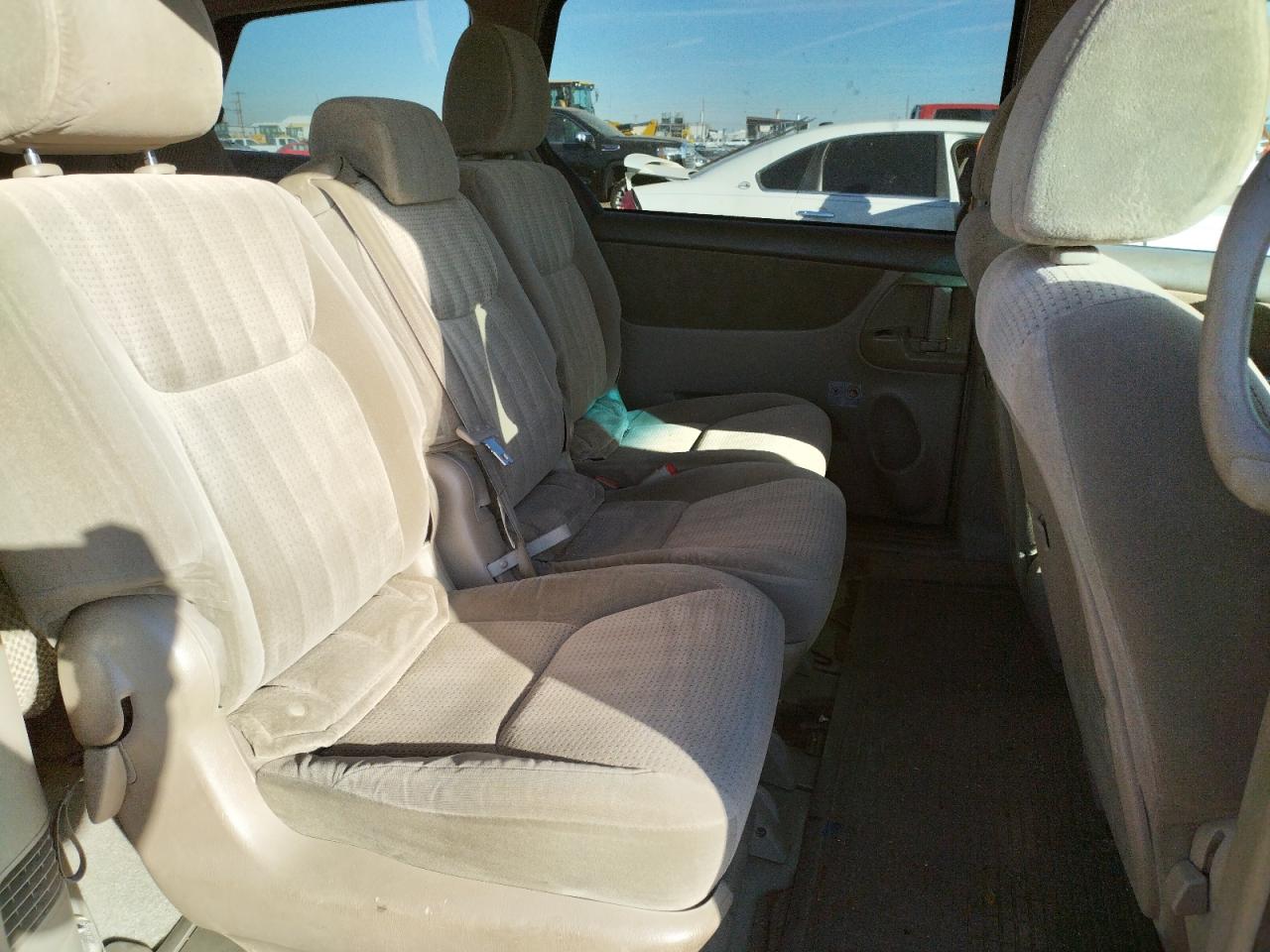Photo 6 from auction – 2010 TOYOTA SIENNA CE with VIN 5TDKK4CC8AS304093