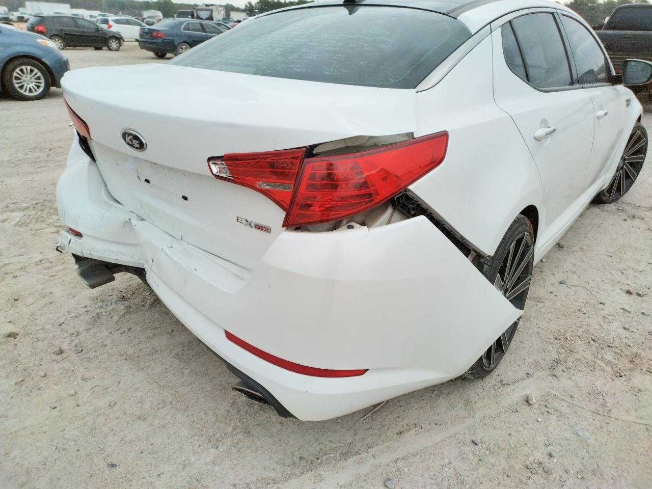 Photo 9 from auction – 2011 KIA OPTIMA EX with VIN KNAGN4A70B5057918
