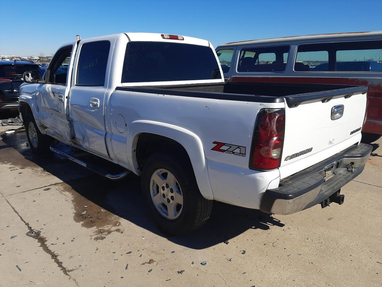 Photo 3 from auction – 2004 CHEVROLET SILVERADO with VIN 2GCEK13T241433678