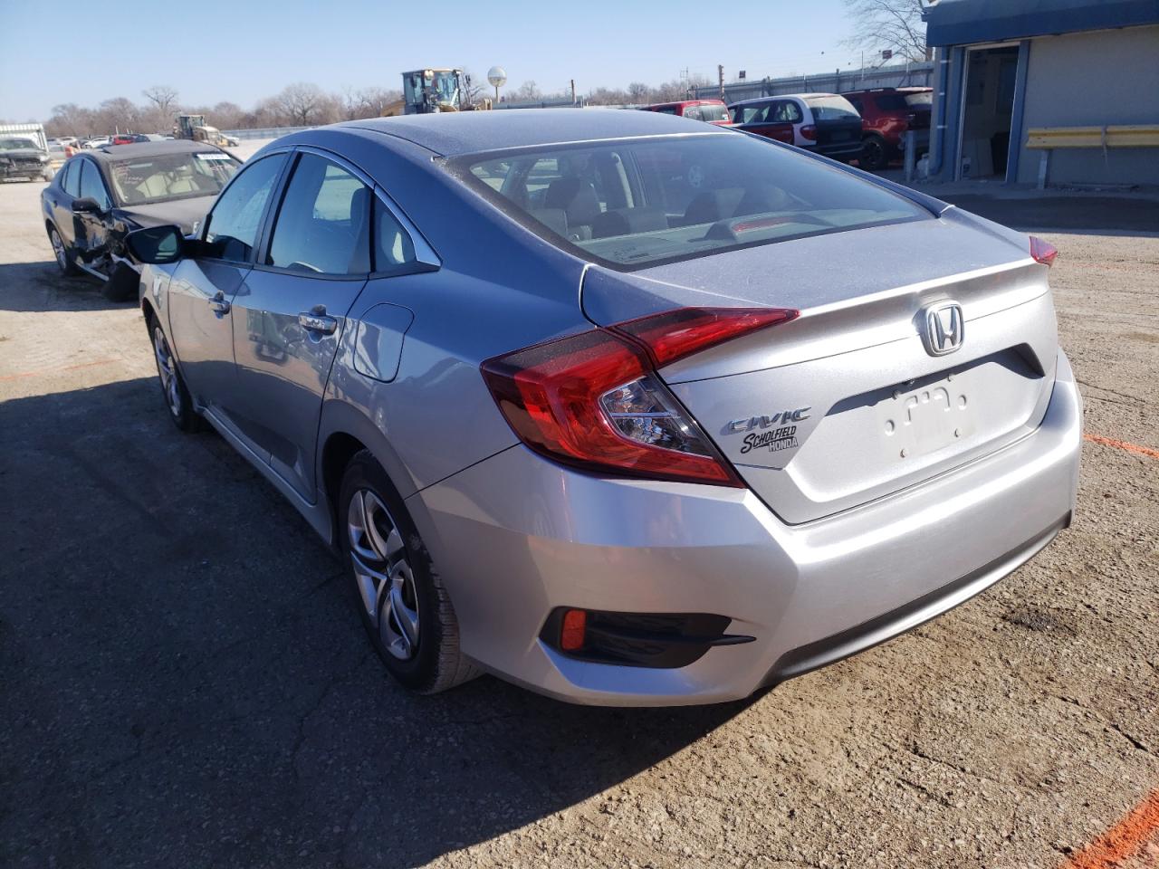 Photo 3 from auction – 2017 HONDA CIVIC LX with VIN 19XFC2F5XHE042520