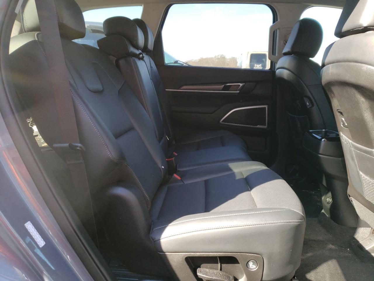 Photo 6 from auction – 2022 KIA TELLURIDE with VIN 5XYP2DHC2NG219638