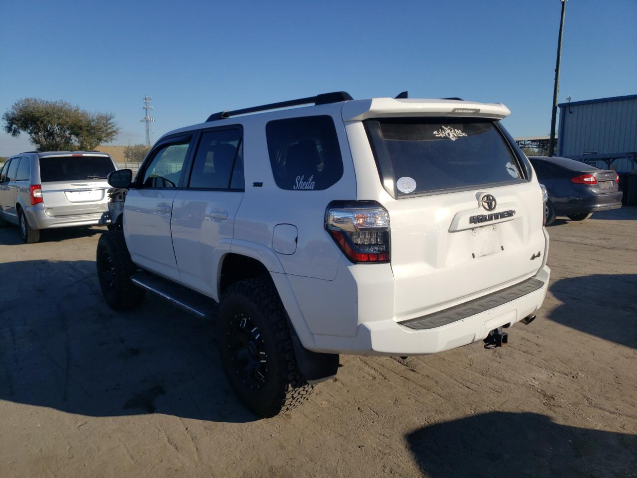 Photo 3 from auction – 2018 TOYOTA 4RUNNER SR with VIN JTEBU5JR5J5502056