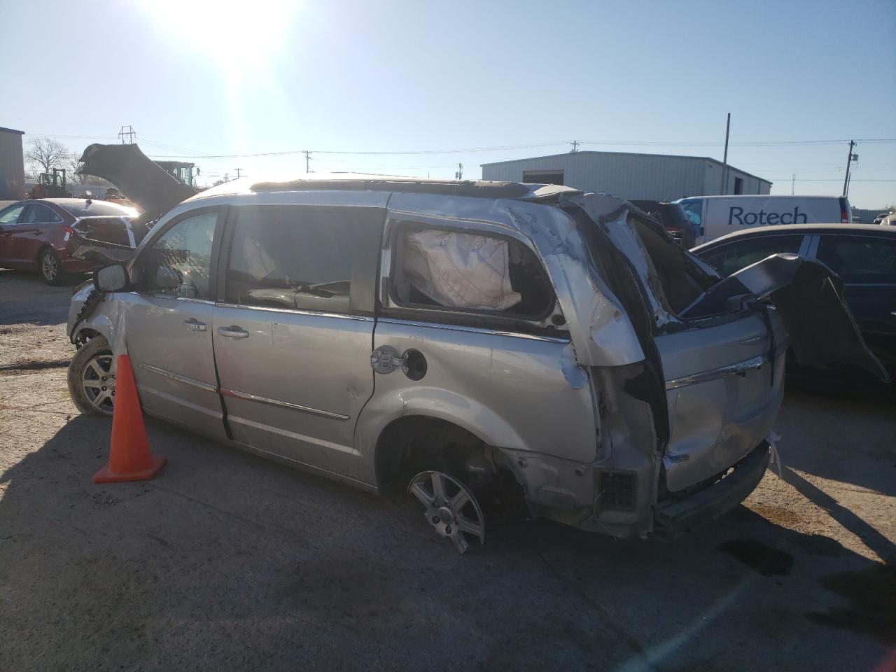 Photo 10 from auction – 2012 CHRYSLER TOWN & COU with VIN 2C4RC1BG6CR260766
