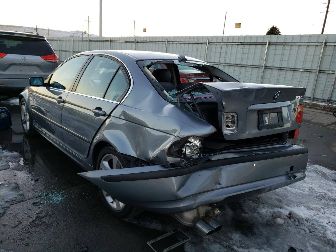 Photo 3 from auction – 2005 BMW 330 I with VIN WBAEV53485KM41712