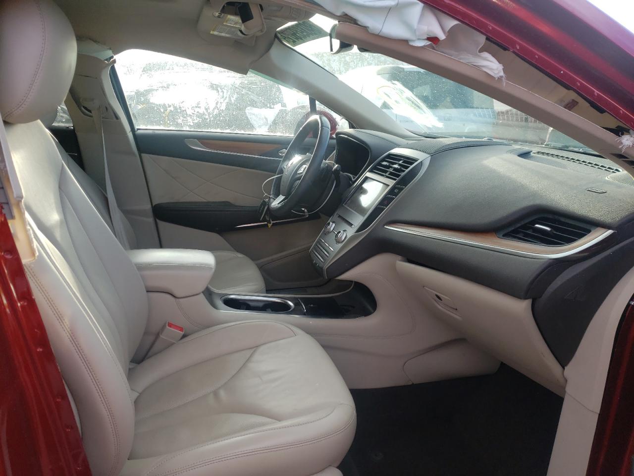 Photo 5 from auction – 2019 LINCOLN MKC SELECT with VIN 5LMCJ2D95KUL19087