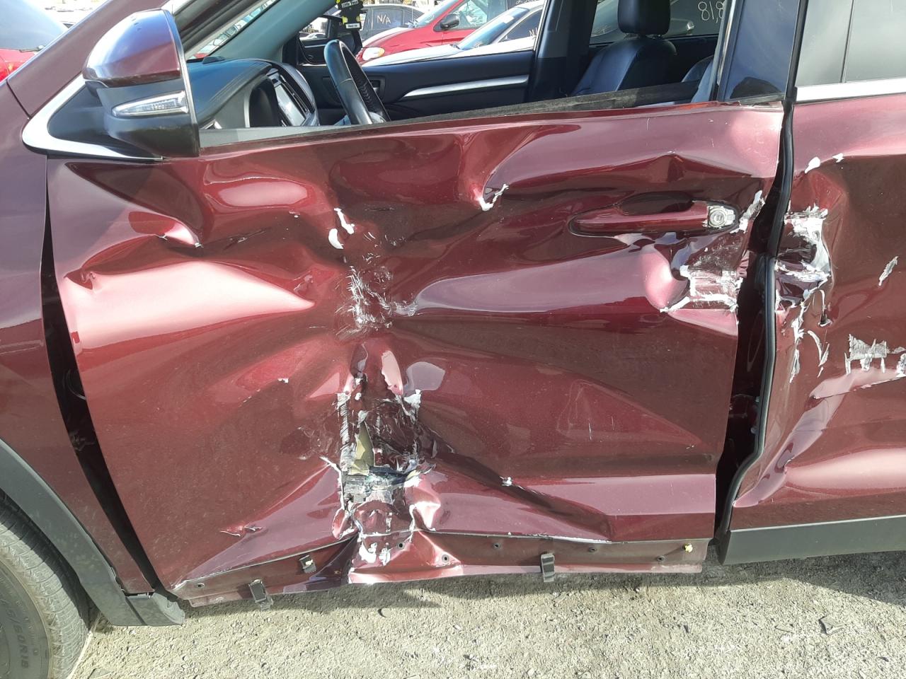 Photo 10 from auction – 2019 TOYOTA HIGHLANDER with VIN 5TDKZRFHXKS331071