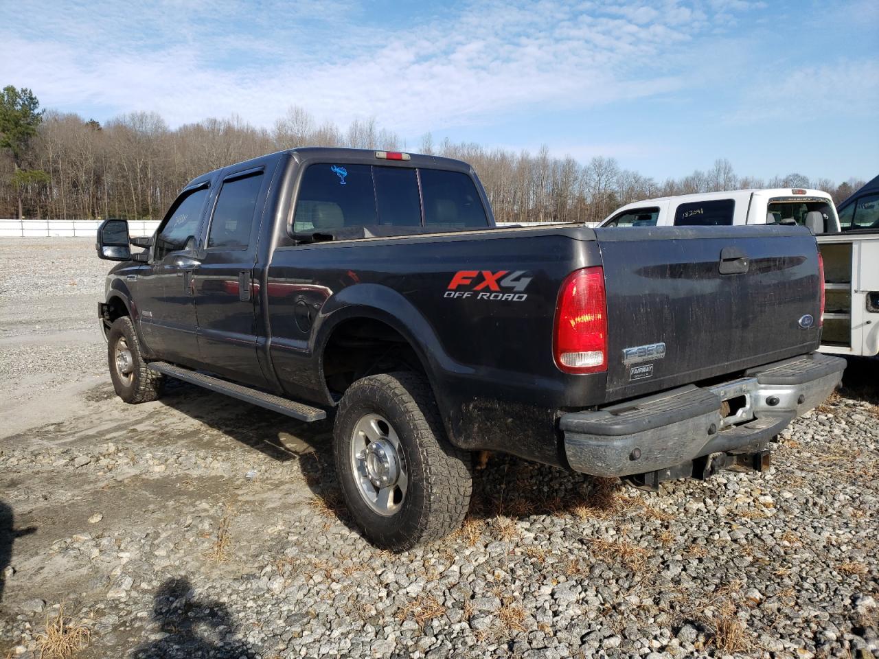 Photo 3 from auction – 2005 FORD F350 SRW S with VIN 1FTWW31P25EA02168