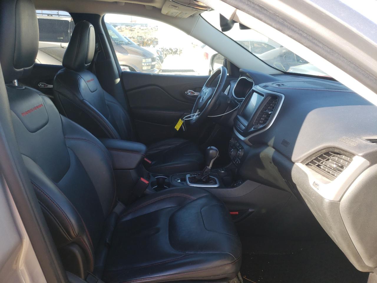 Photo 5 from auction – 2015 JEEP CHEROKEE T with VIN 1C4PJMBS8FW587524