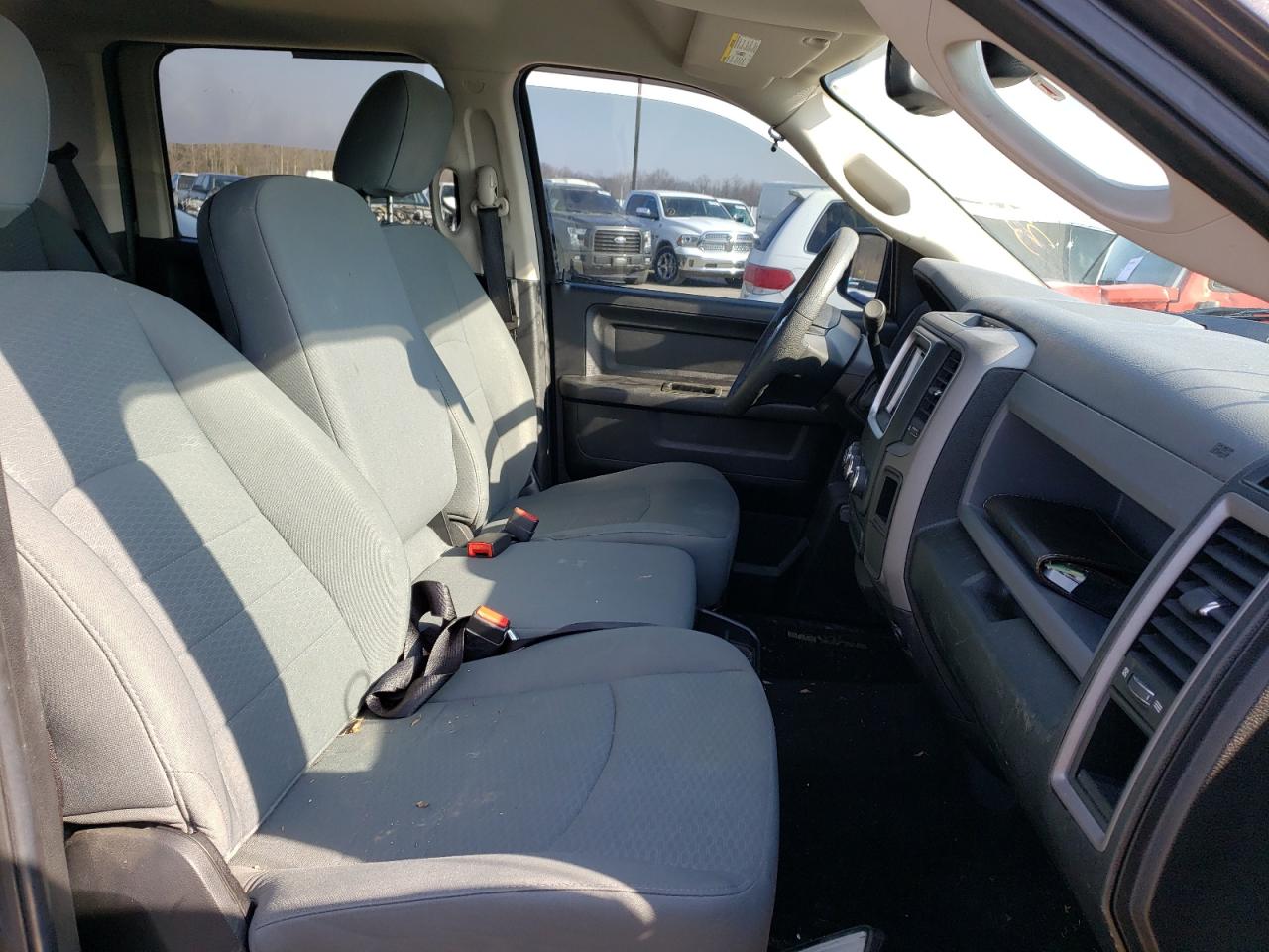 Photo 5 from auction – 2014 RAM 1500 ST with VIN 3C6RR7KT6EG217009