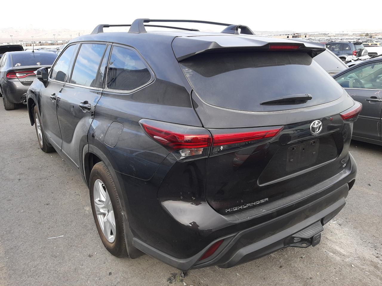 Photo 3 from auction – 2021 TOYOTA HIGHLANDER with VIN 5TDZZRAH0MS061342