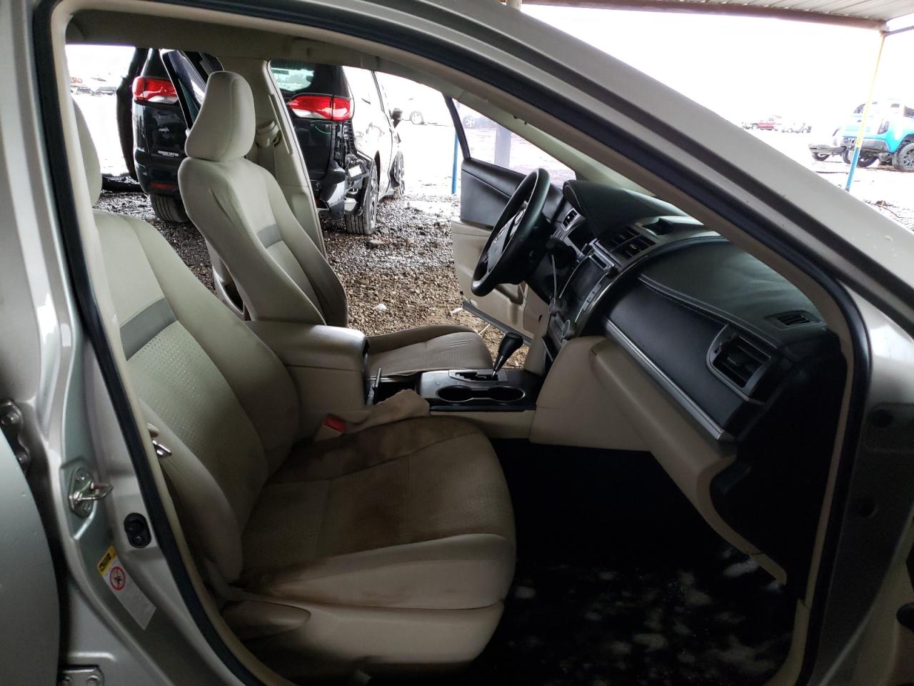 Photo 5 from auction – 2014 TOYOTA CAMRY L with VIN 4T4BF1FK6ER380193