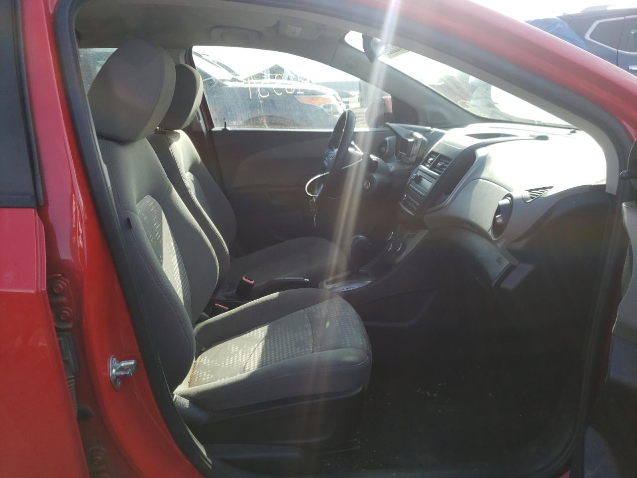 Photo 5 from auction – 2016 CHEVROLET SONIC LS with VIN 1G1JA6SG0G4182020