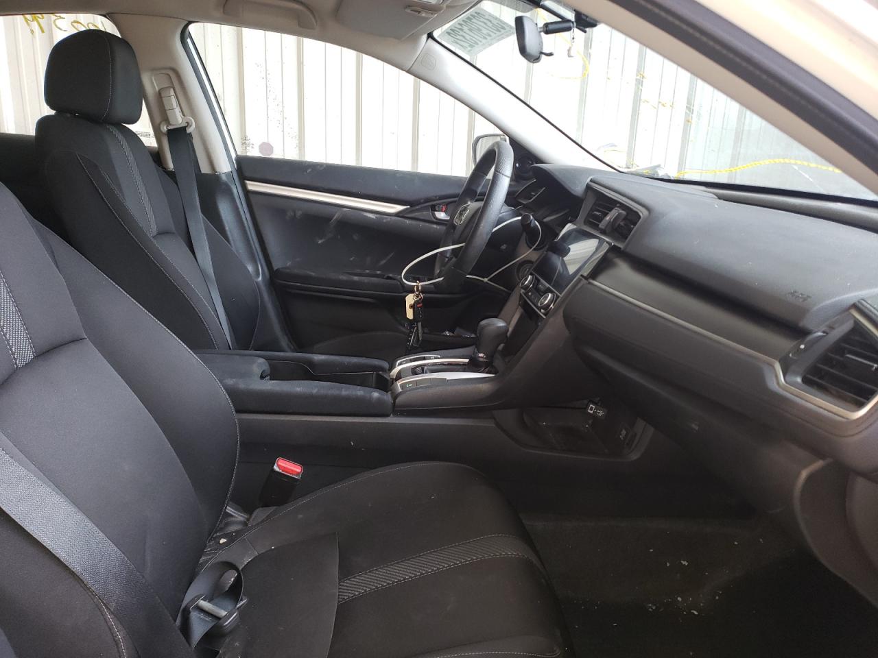 Photo 5 from auction – 2016 HONDA CIVIC LX with VIN 2HGFC2F51GH018742