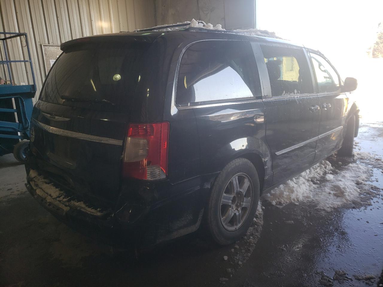Photo 4 from auction – 2014 CHRYSLER TOWN & COU with VIN 2C4RC1BG2ER217710