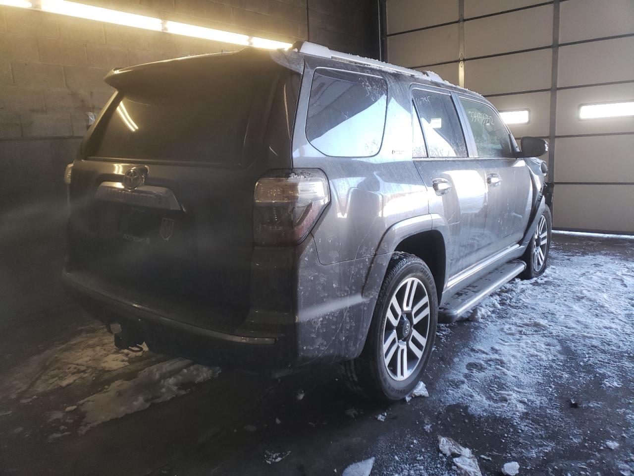Photo 4 from auction – 2016 TOYOTA 4RUNNER SR with VIN JTEBU5JR6G5287053